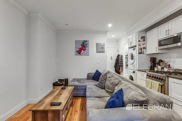 Rented by (Legacy) Elegran | media 9