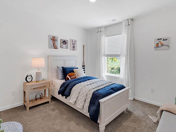 5th image of 4240 Belcourt Ln NE
