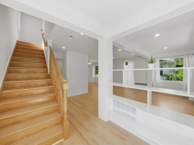232 Riveredge Rd — Photo 3