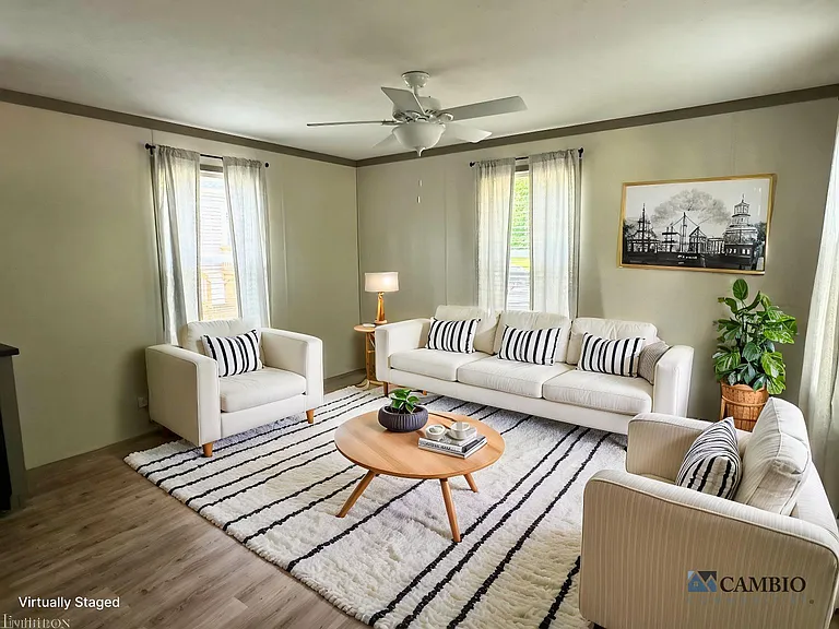 Colonial Manor — Photo 16
