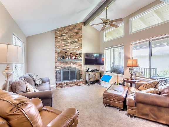 3rd image of 165 Summerhill Ct
