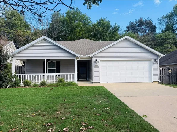 4355 W Serviceberry Dr, Fayetteville, AR 72704