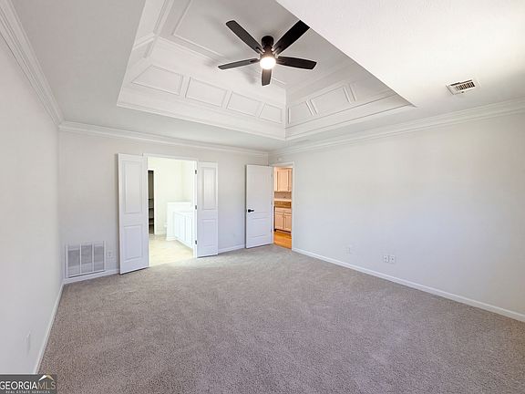 4th image of 3853 White Pine Rd