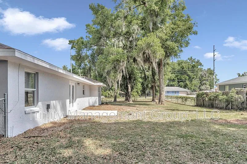 3 bed, 2.0 bath, 1375 sqft, $1,749 — Photo 3
