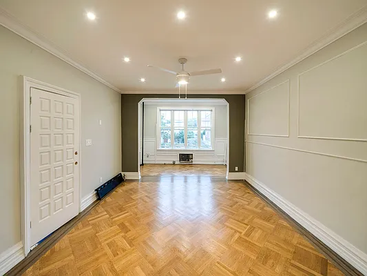 Rented by Bouklis Group | media 16