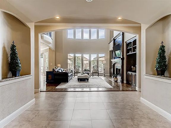 3rd image of 980 Woodstream Dr
