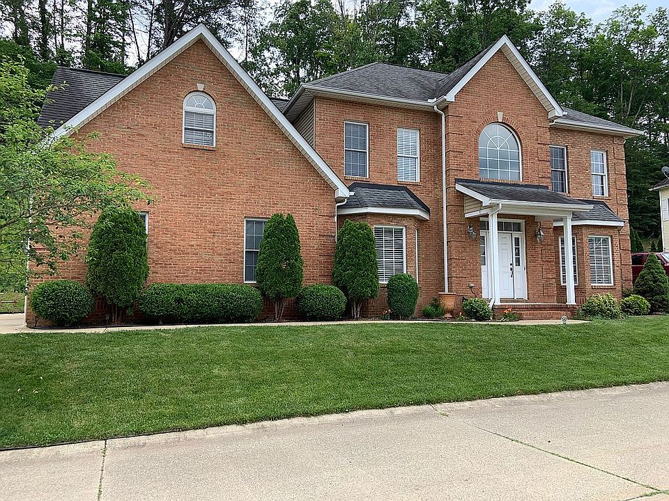 2nd image of 219 Southern Woods Dr
