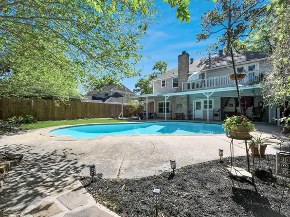 18010 Bambriar Dr, Houston, TX 77090