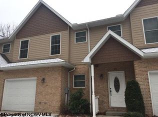 10 Palmetto Dr, Morgantown, WV 26508