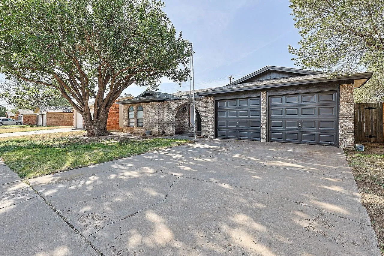 3 bed, 2.0 bath, 1496 sqft, $1,550 — Photo 2