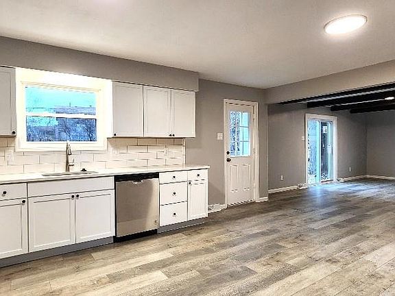 4th image of 11931 Roseview Ln