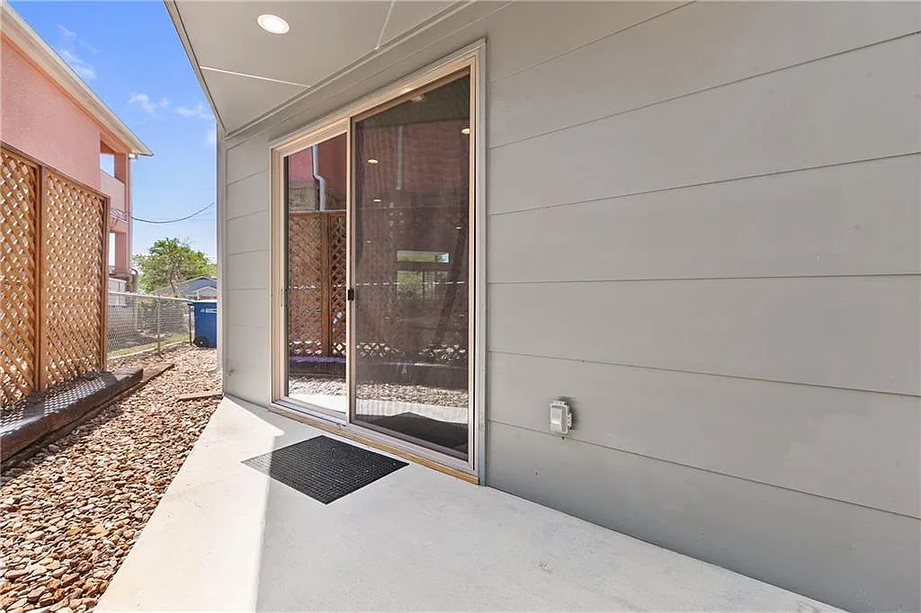 3 bed, 1850 sqft, $3,950 — Photo 2