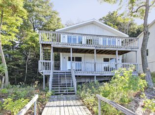 18301 Hillside Dr, Grand Haven, MI 49417