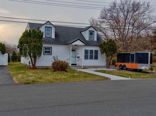 32 Anthony Ln, Albany, NY 12205