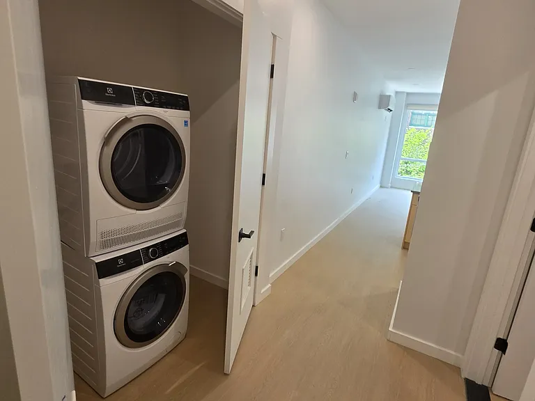74 Webster St #4E — Photo 13