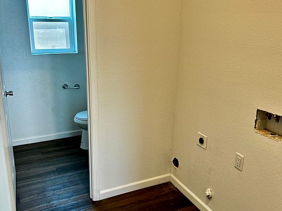 3rd image of 1322 S Santa Fe St #102