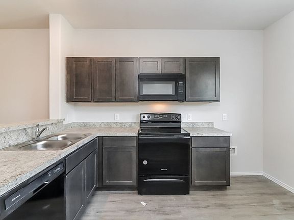 4th image of 7429 Skylight Dr