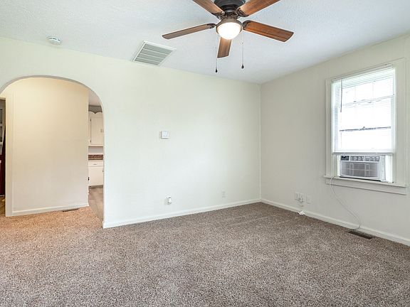 2nd image of 1925 W Atlantic Street