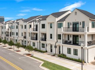 3909 S Champions Dr, Rogers, AR 72758