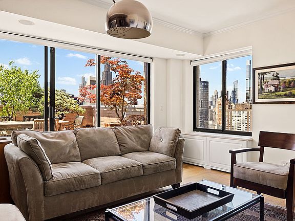 3rd image of 400 E 70th St APT 3601
