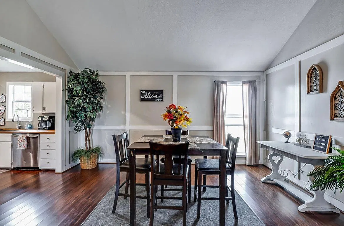 2 bed, 1120 sqft, $1,750 — Photo 4