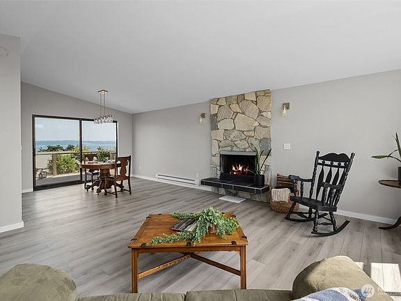 3rd image of 1264 Eagle Crest Drive