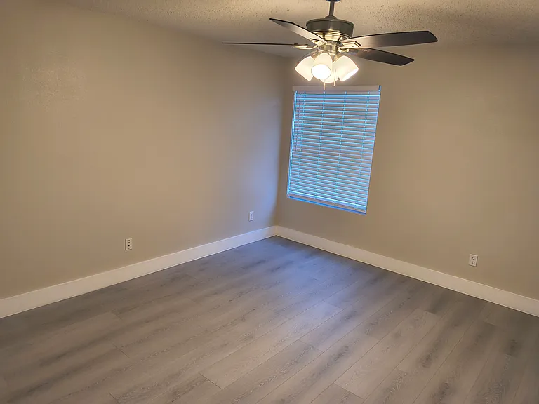 Upstairs Bedroom 3 of 4