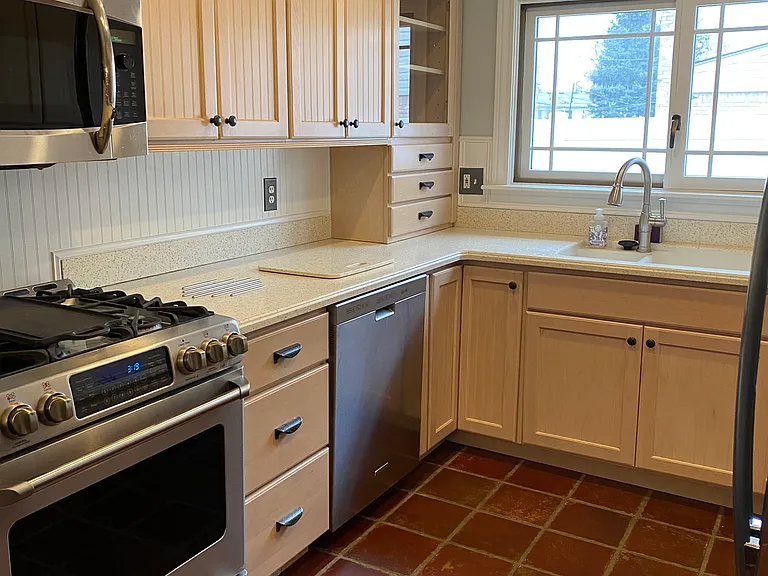 5045 Abington Dr — Photo 12