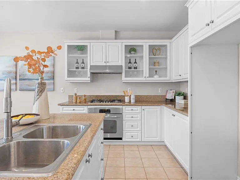 14807 Meadows Way — Photo 12