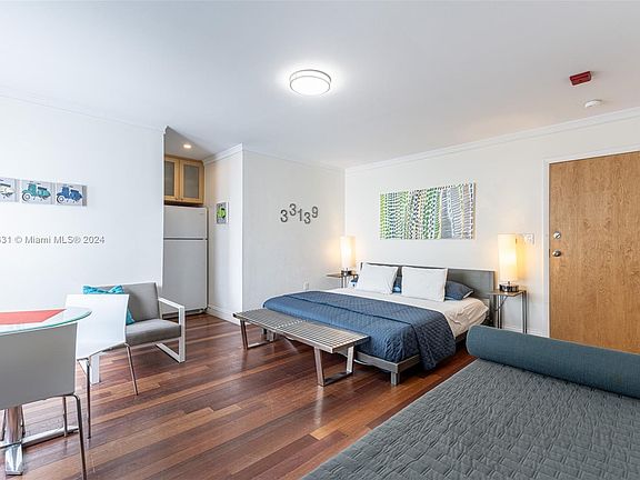 4th image of 420 15th St APT 206