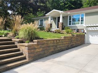 8350 Usher Rd, Olmsted Falls, OH 44138