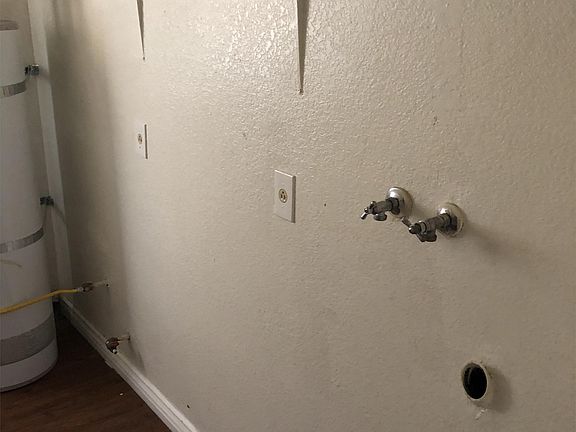 4th image of 73591 Sunnyslope Dr APT E
