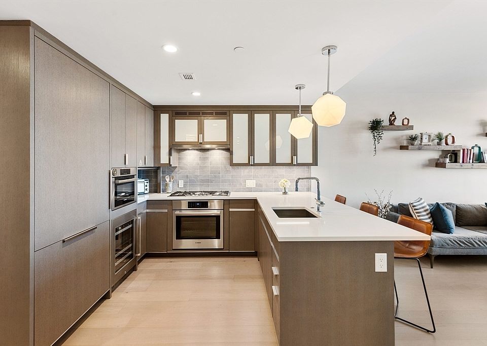 1st image of 100 Lovejoy Wharf Unit 9F