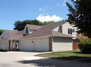 1612 7th St S APT 202, Moorhead, MN 56560