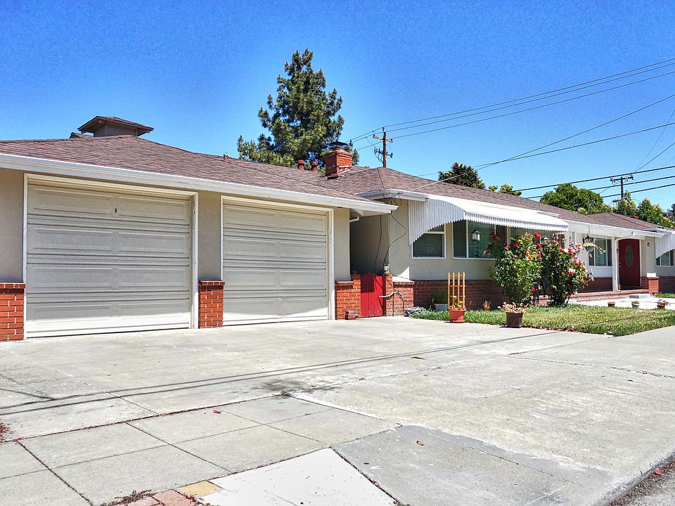 1st image of 22596 Norwood Dr