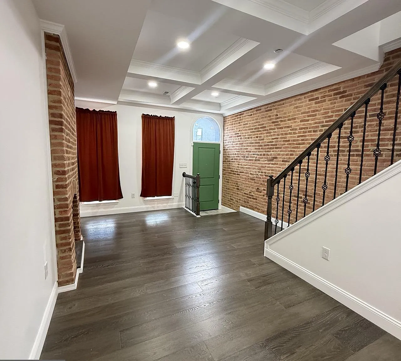 4 bed, 3.5 bath, 1200 sqft, $2,300 — Photo 3