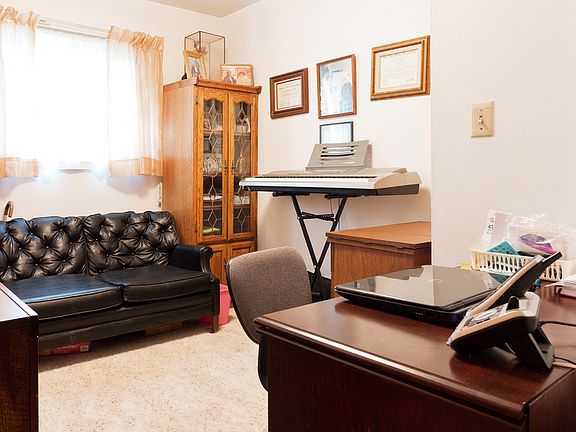 4th image of 3755 Montclair Dr