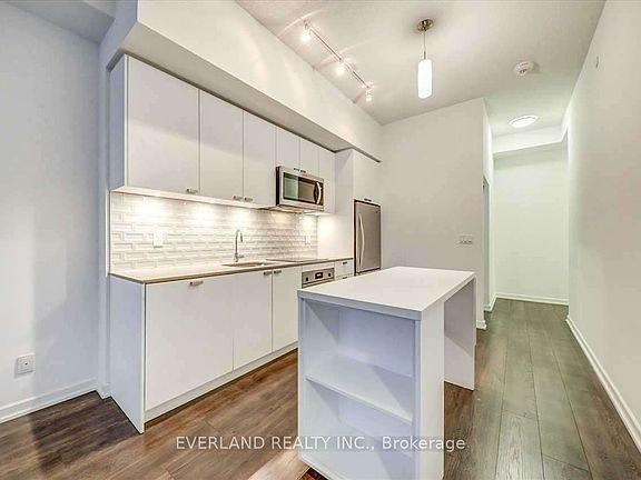 3rd image of 56 Forest Manor Rd #313