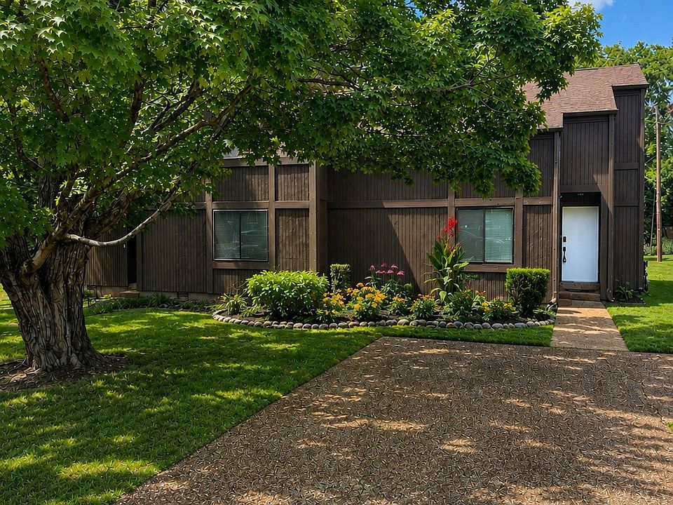 1st image of 552 Doral Country Dr