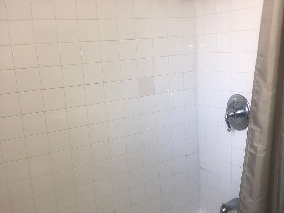 1st image of 4832 N Hamlin Ave #2
