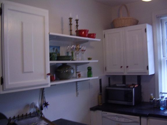 3rd image of 380 Lloyd Ave Unit 1