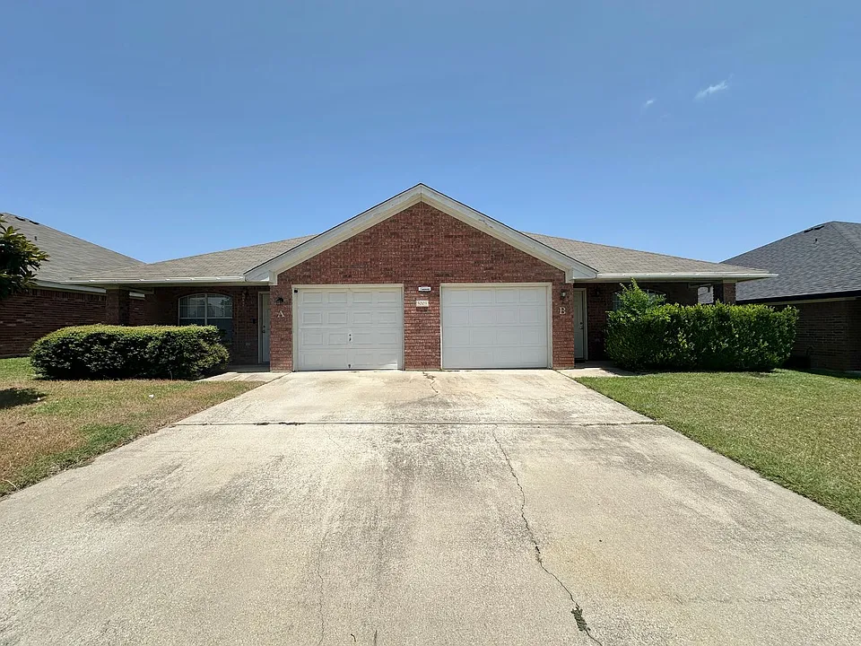 5003 John David Dr