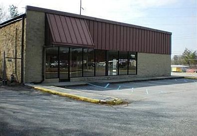 4th image of 8270 Tara Blvd