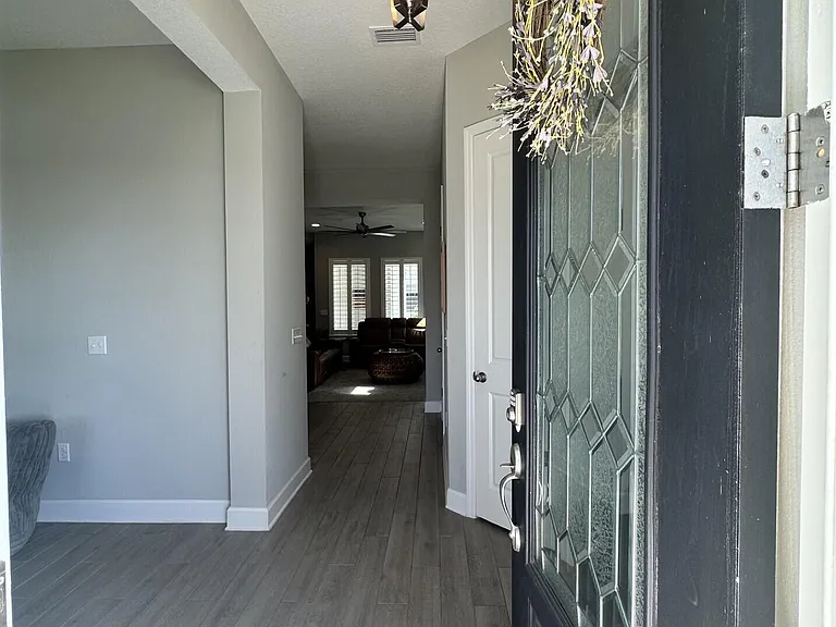 228 Dalton Cir — Photo 2