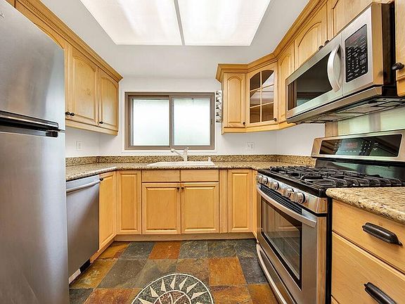 3rd image of 6716 Clybourn Ave Unit 238