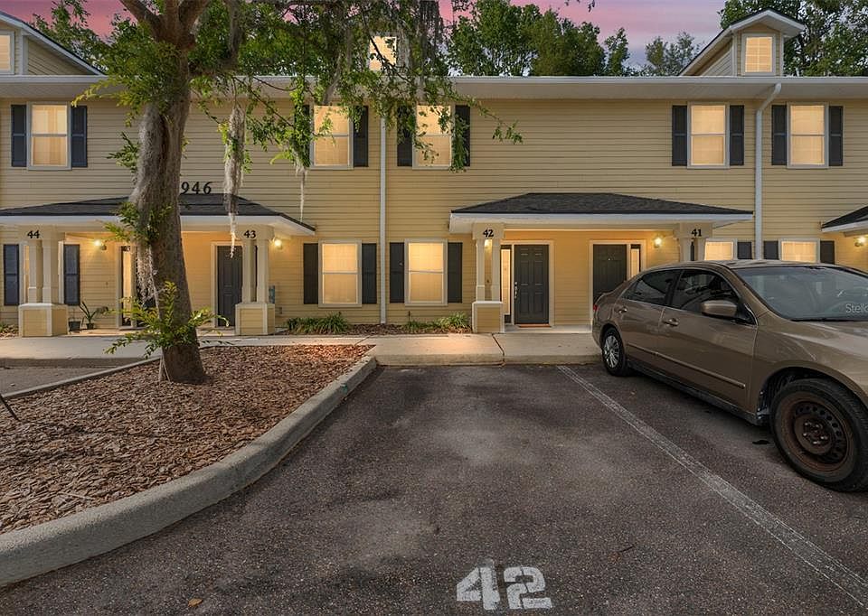 1st image of 2946 SW 35th Pl APT 42
