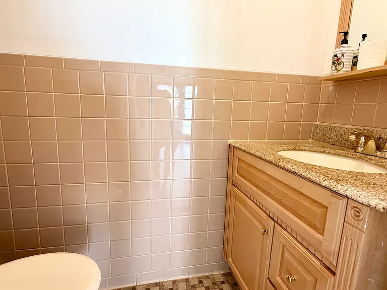 162 Woodbine Ave #1 — Photo 17