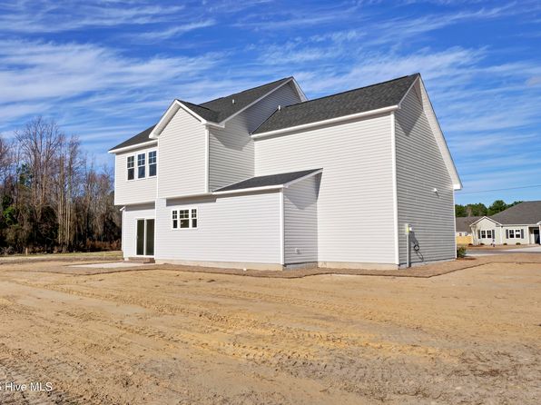 551 Orchard Creek Drive, Richlands, NC 28574