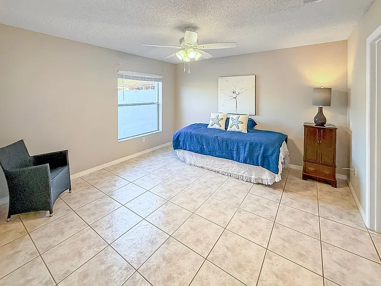 408 Duarte Ln — Photo 7