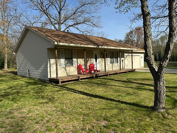 2nd image of 134 Meadow Ln